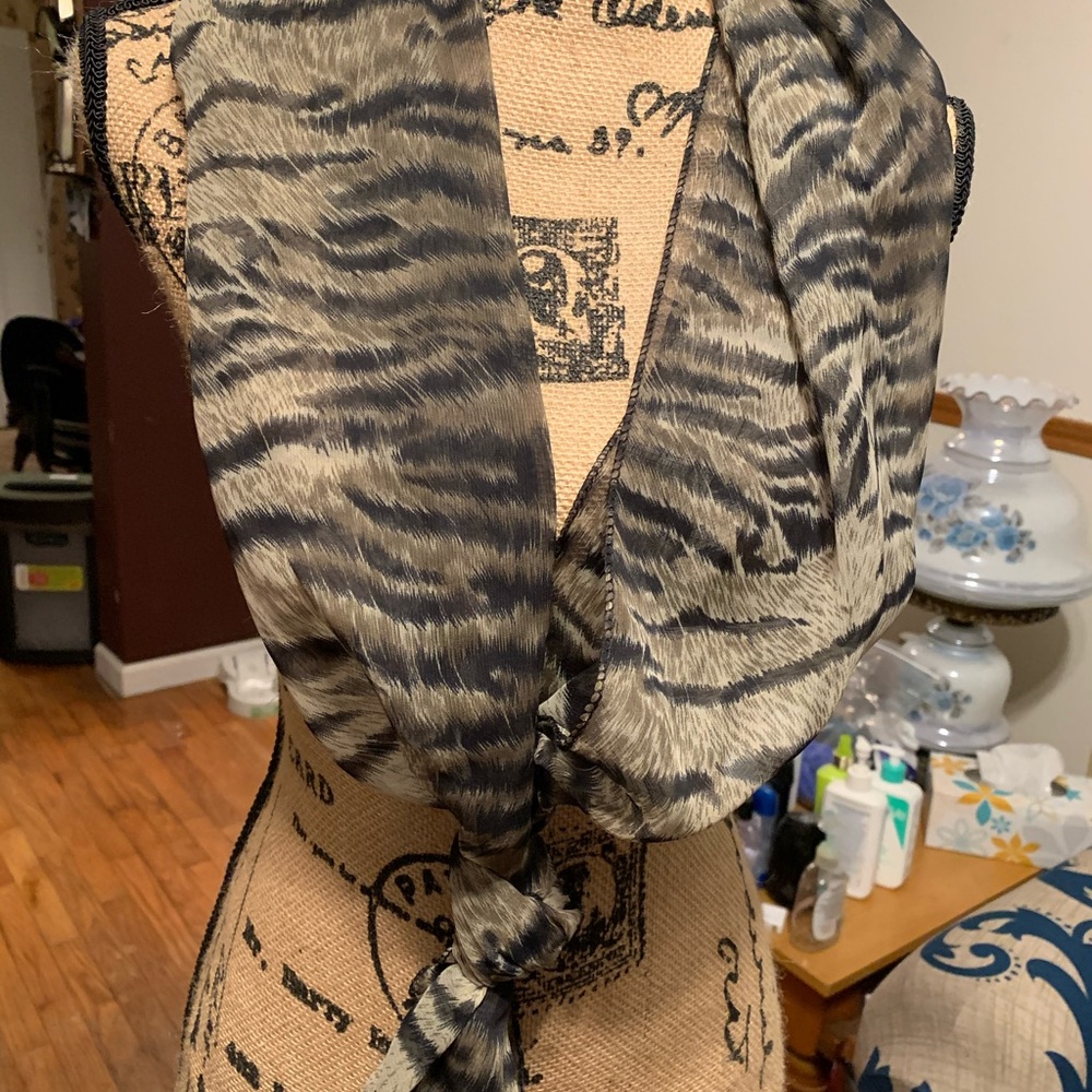 Scarf women’s